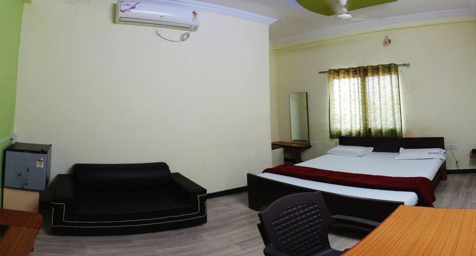 Hotel Ganga Palace, Ujjain 4